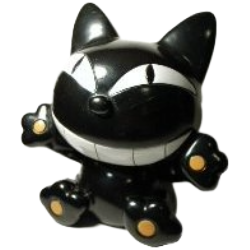 ヤマト運輸のクロネコ貯金箱正面